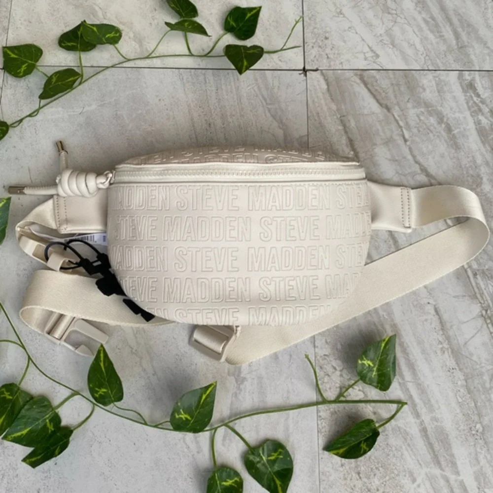 Steve Madden Fanny Pack Bag Beige Embossed Handbag Purse Adjustable Minimalist